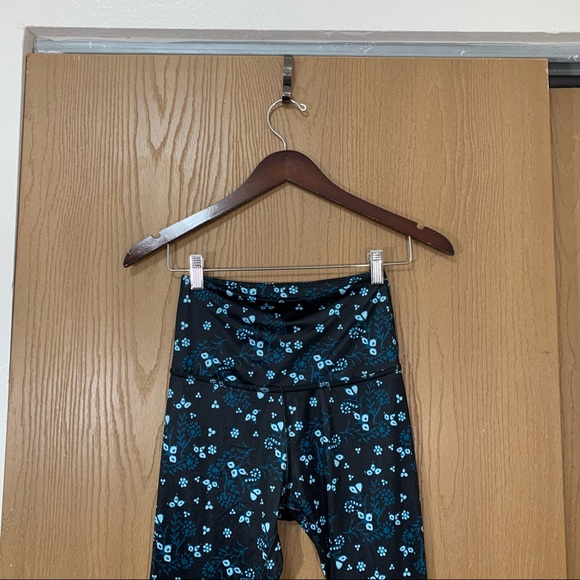 Beyond Yoga Bali Blue Lux High Waisted Leggings - Picture 4 of 10